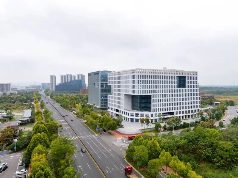 星沙产业基地自贸总部大楼项目实景图，其装配式装修成为全国样板。  企业供图